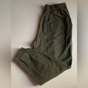 ⭐️Host Pick⭐️ Lululemon Relaxed High-Rise Jogger